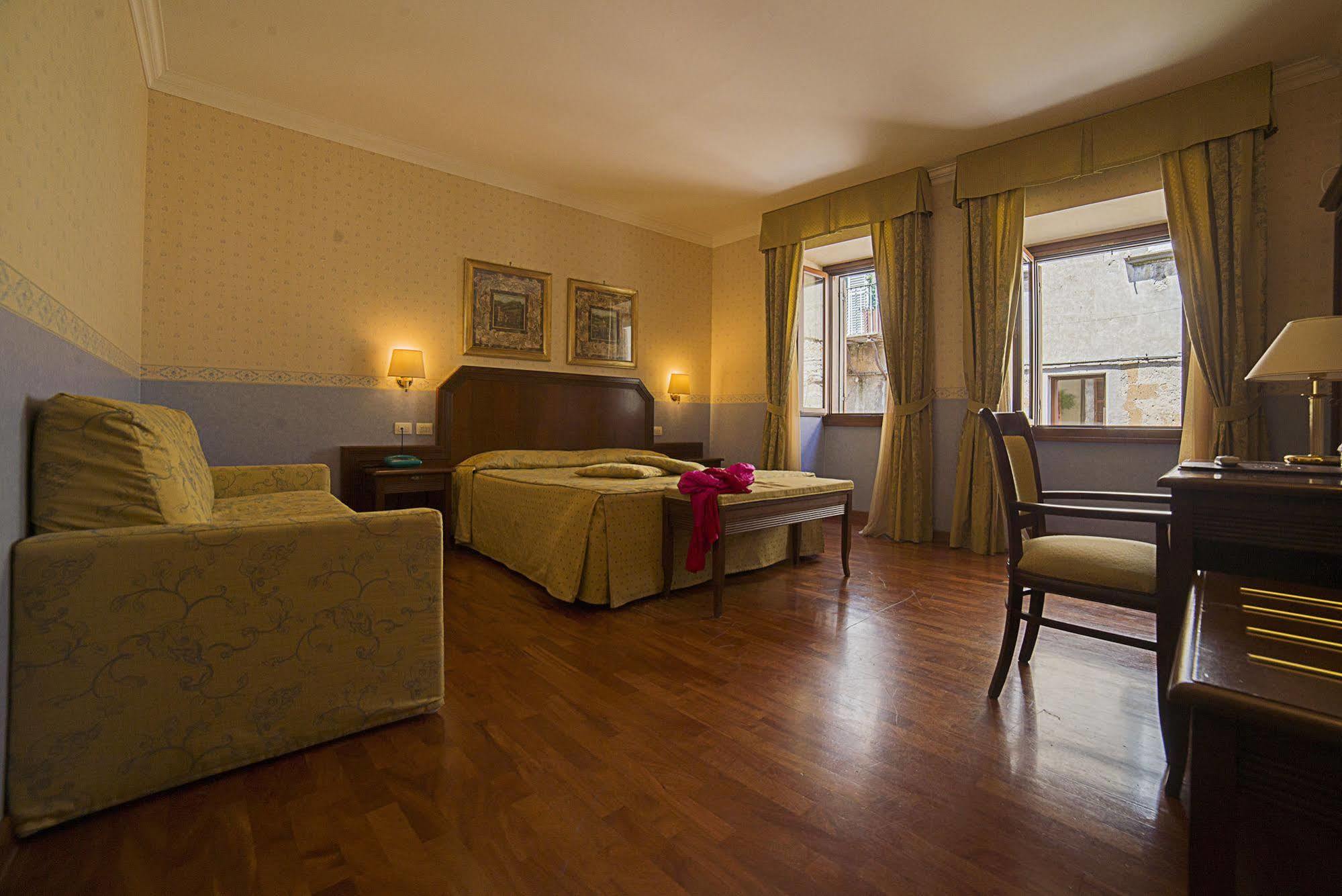 Hotel Filippeschi Orvieto Bagian luar foto